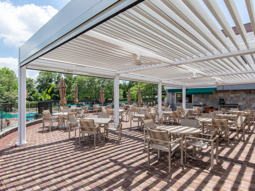 r-blade-luxury aluminum pergola