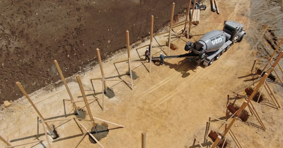 Pole barn posts using permacolumn and concrete