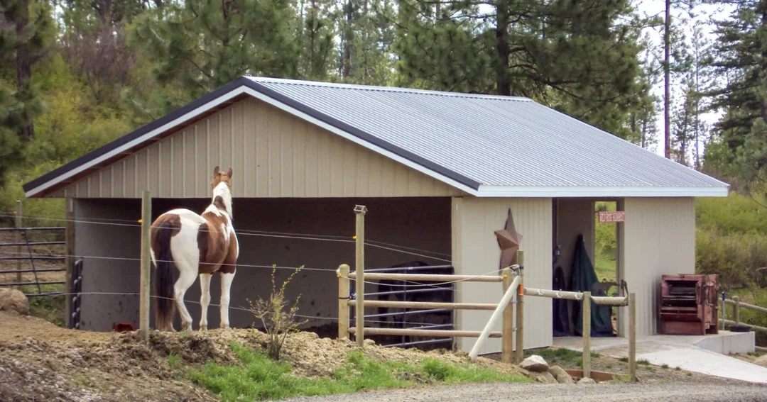 Stables at a 24x24 horse barn with two 12x24 lean-tos in Spokane, WA, an attached alternative to run in sheds